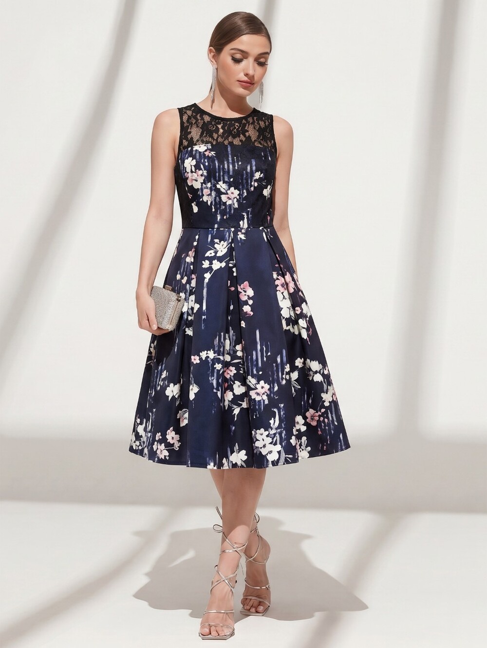White House Black Market Womens Black Floral Lace  Cocktail Dress. Size 8